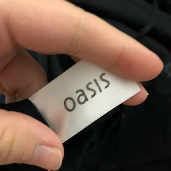 Elegant Black and Gold Women's Dress - Picture 9 of 9